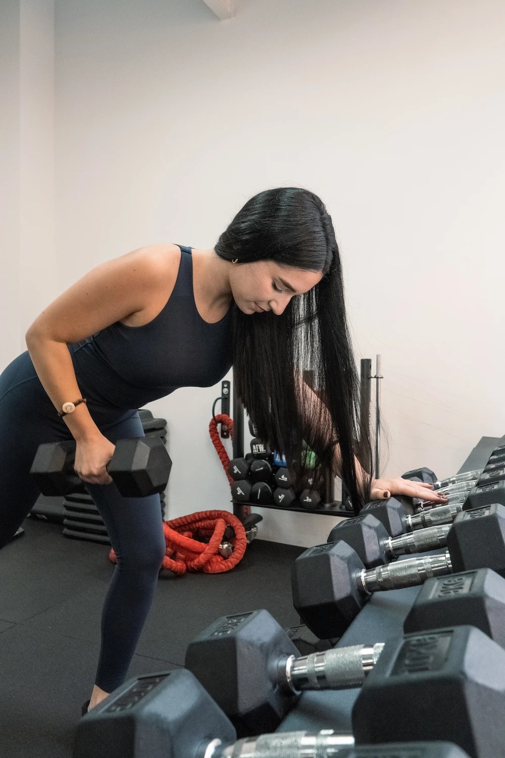 Entrenando remo con mancuerna gimnasio Pablo